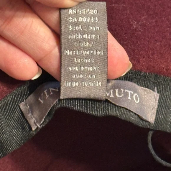 Vince Camuto 100% Wool Fedora w Gold Accents, Burgundy, 6”x7.5” Adjustable - Picture 7 of 8